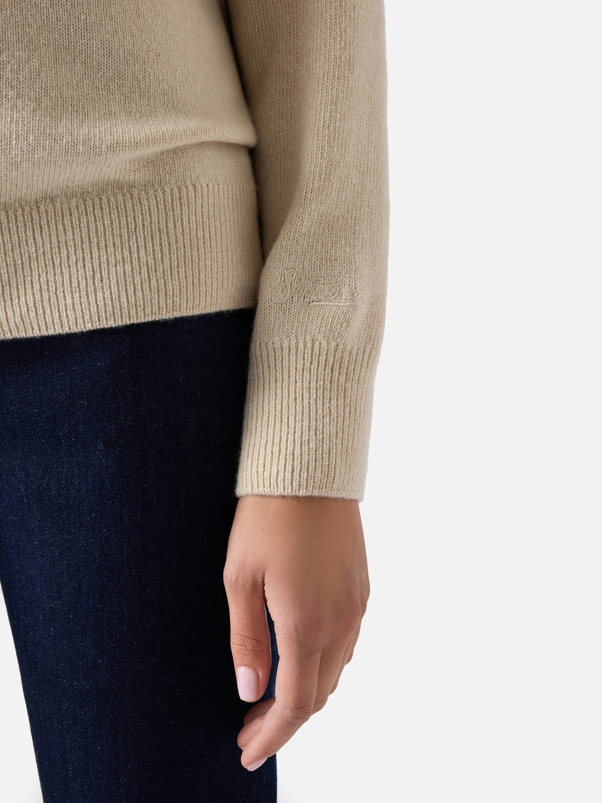 Pull col rond en mélange de laine Grain New Queen et cachemire avec broderie Amore Espresso 