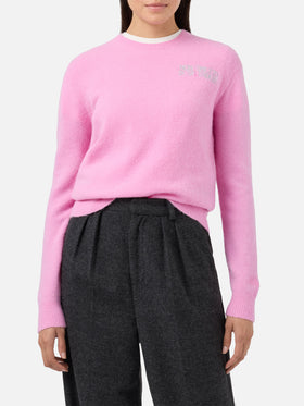 New Queen stretch sweater in merino-wool and alpaca blend in pink with Non smetto di sp(l)endere embroidery