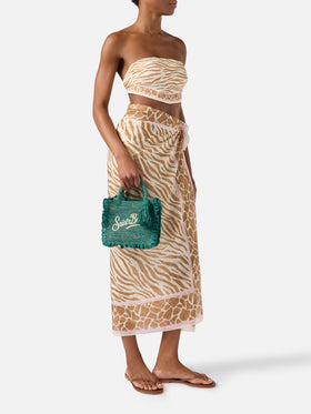 Bolso mini Volant de rafia azul claro con logotipo bordado 