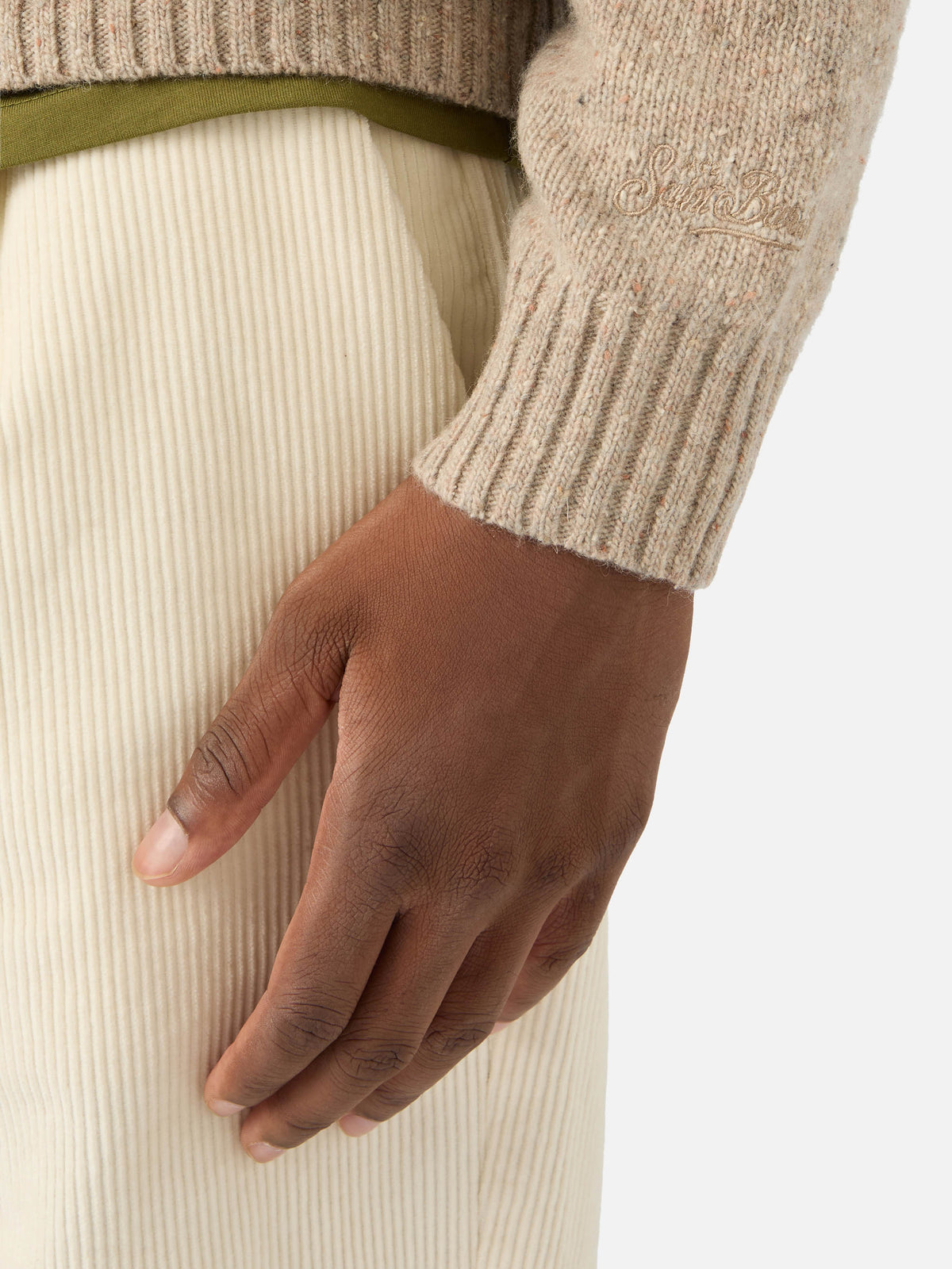 Maglia girocollo Regent khaki in misto lana Donegal