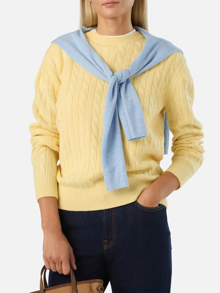 Maglia girocollo Sorbonne giallo chiaro in lana con punto a trecce