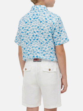 Jungenhemd mit hellblauem Hai-Allover-Print