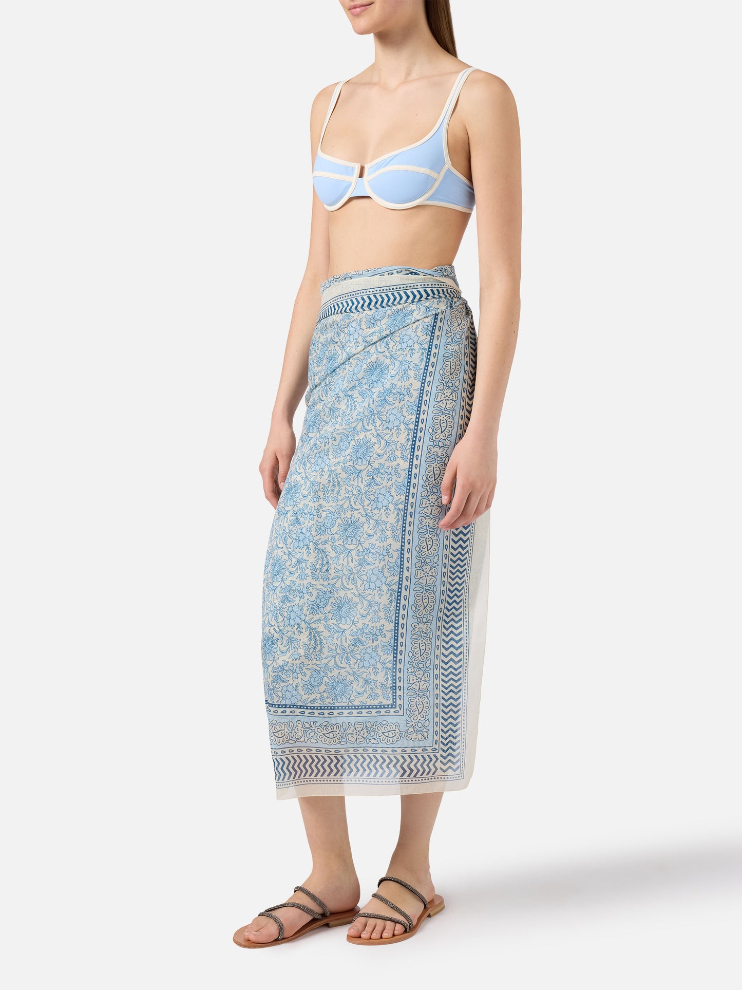 Thaiti long pareo in silk blend with floral batik print