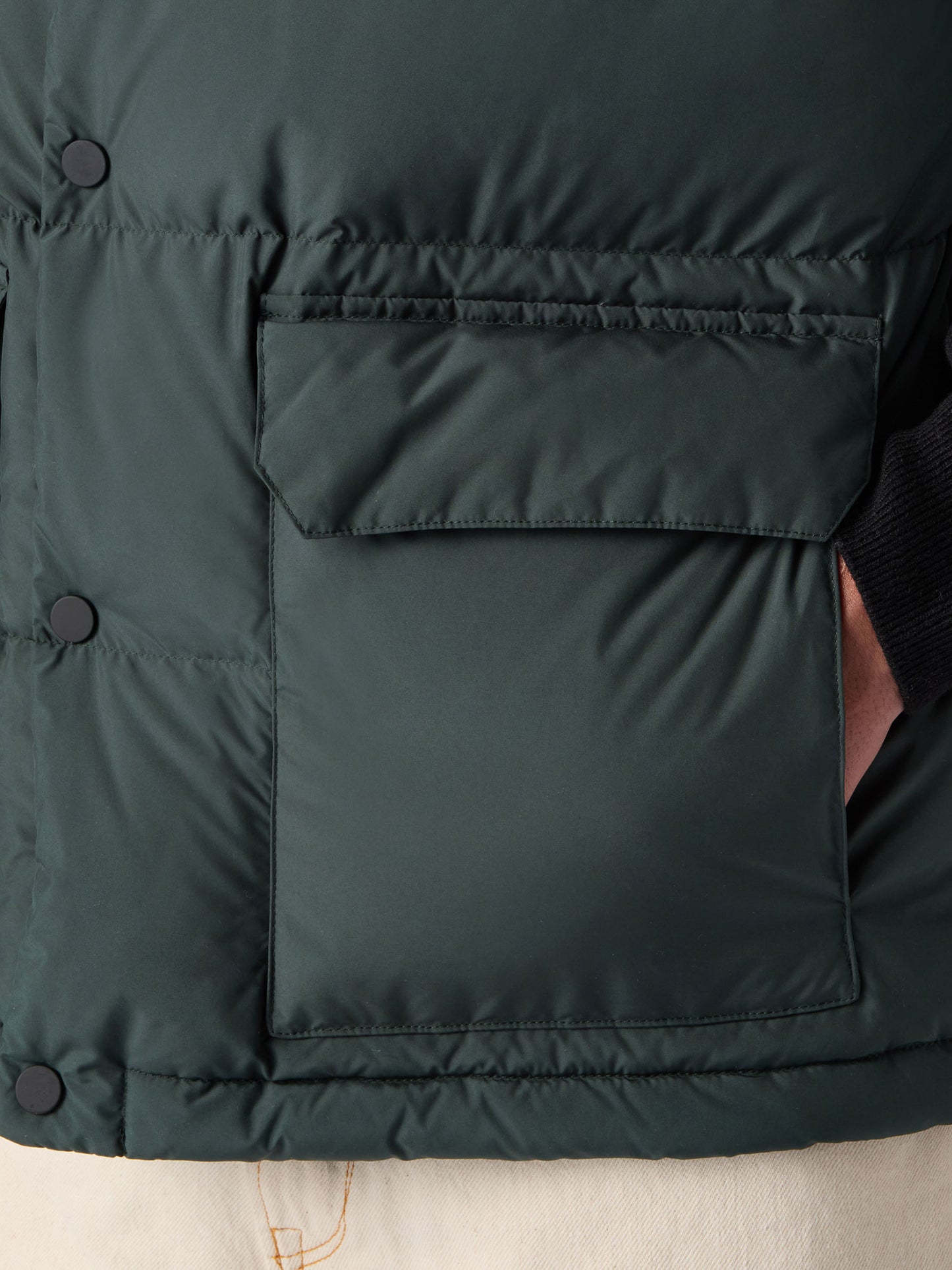 Gilet da uomo imbottito in piuma verde con tasche