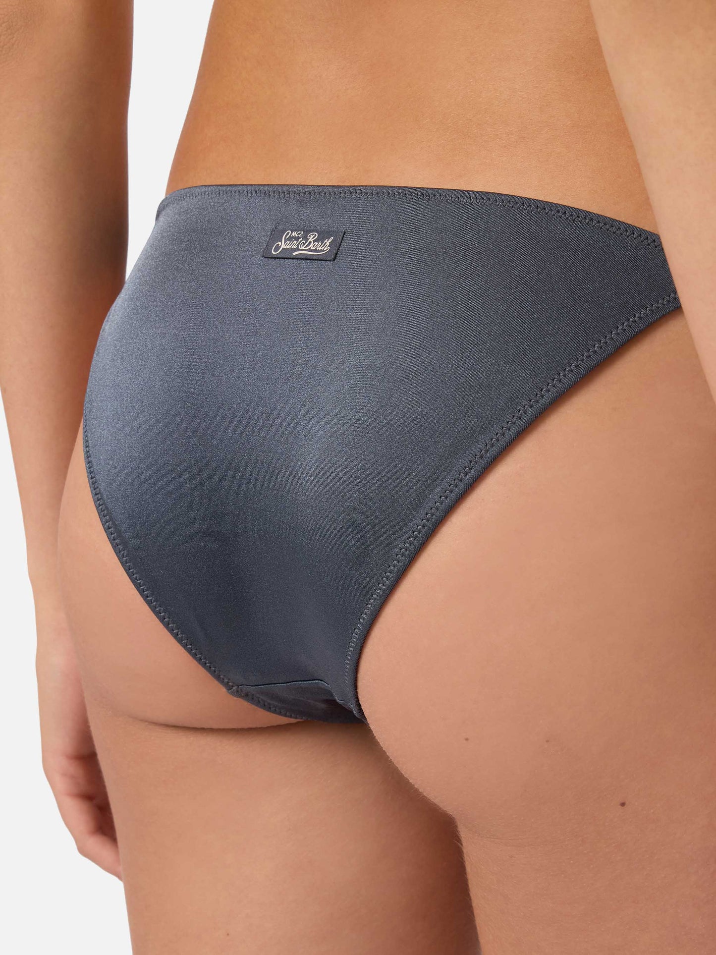Leah Virgo Bikini in Dunkelgrau mit glänzendem Finish und Charms 