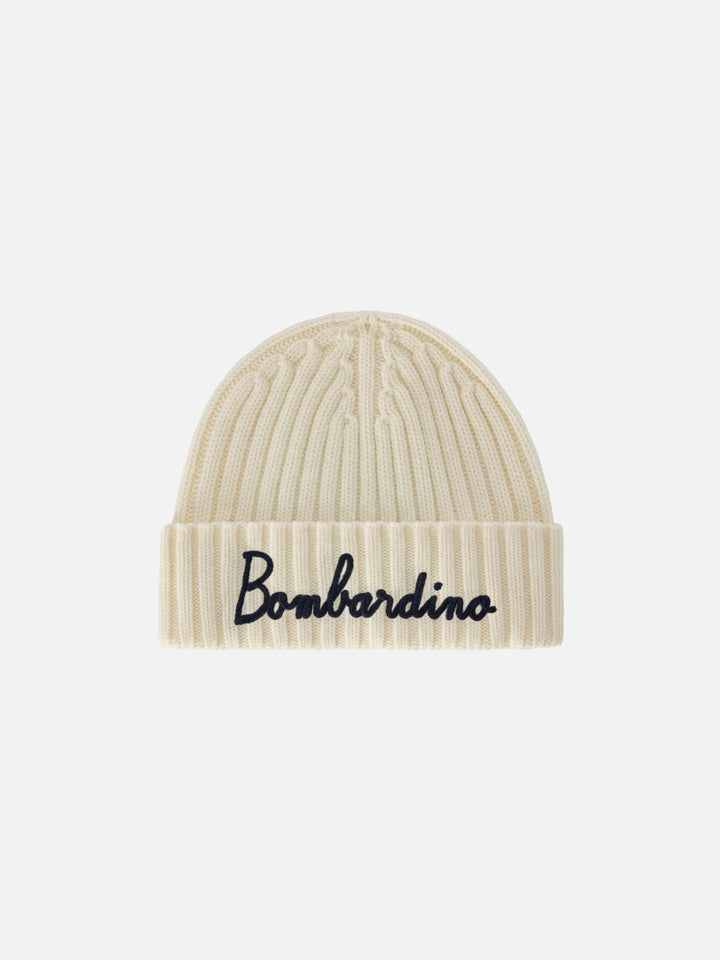 Gorro beanie Wengen color blanco roto con bordado Bombardino 