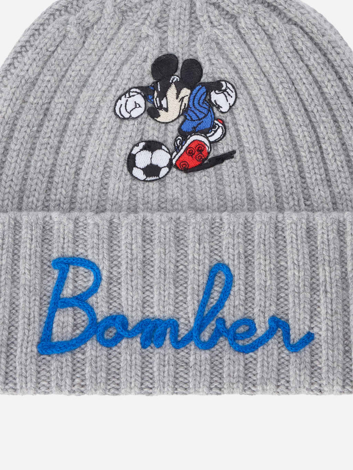Gorro Wengen gris claro con bordado Bomber | Special edition 