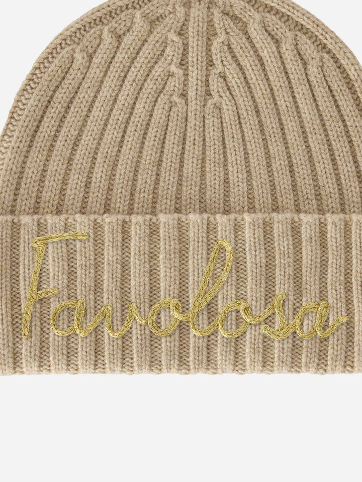 Beige Wengen beanie with Favolosa embroidery