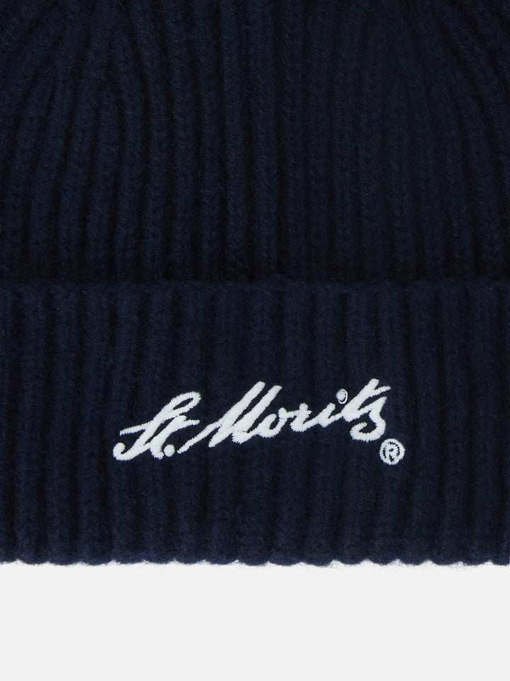 Marineblaues Wengen Kaschmir-Beanie mit St. Moritz-Stickerei | Special edition 