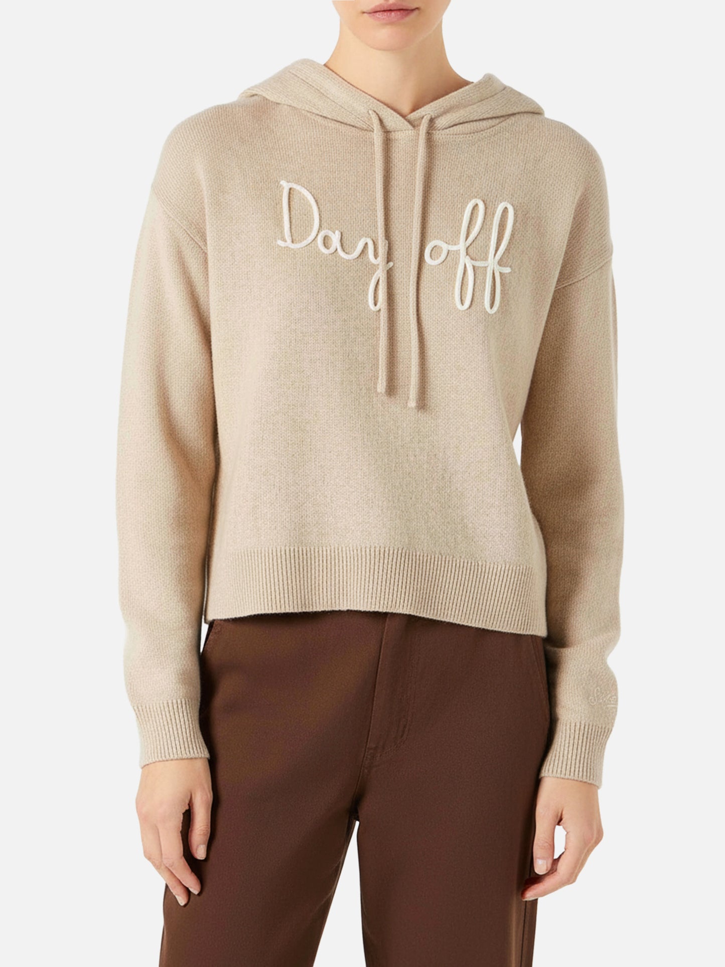 Kurz geschnittener Damen-Kapuzenpullover aus Strick mit „Day Off“-Stickerei